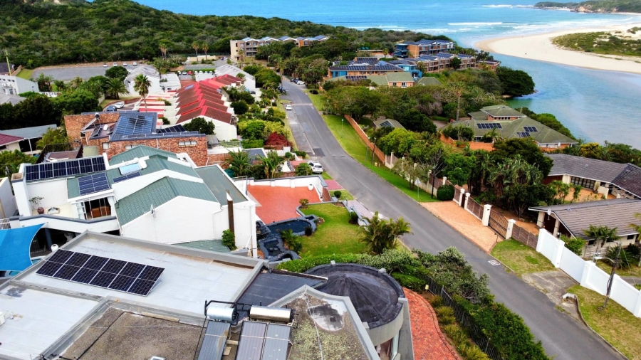 5 Bedroom Property for Sale in Beacon Bay Eastern Cape